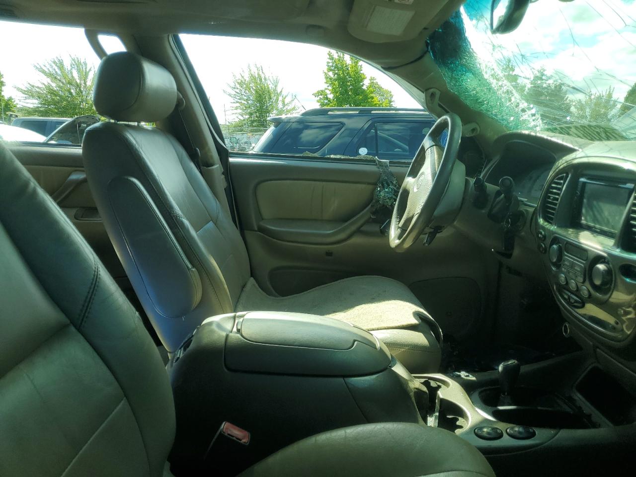 2002 Toyota Sequoia Limited VIN: 5TDBT48A62S097855 Lot: 63007855