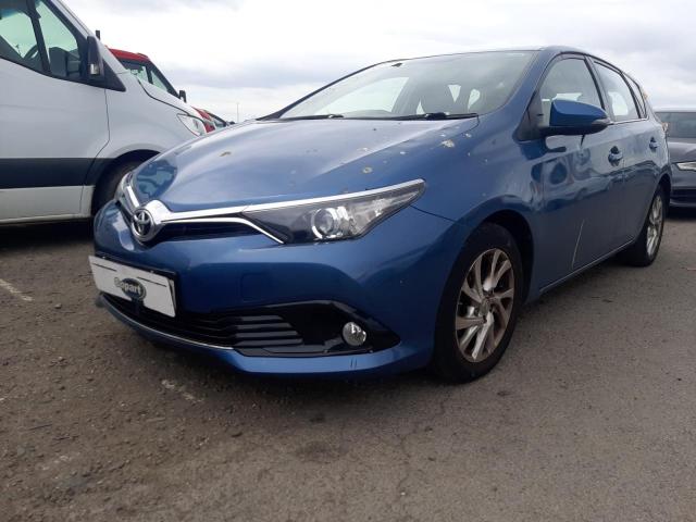 TOYOTA AURIS ICON 2015