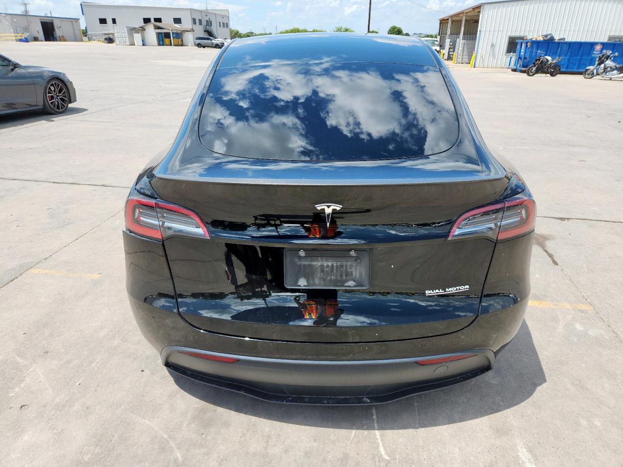 2024 Tesla Model Y VIN: 7SAYGDEF3RA295399 Lot: 62844215