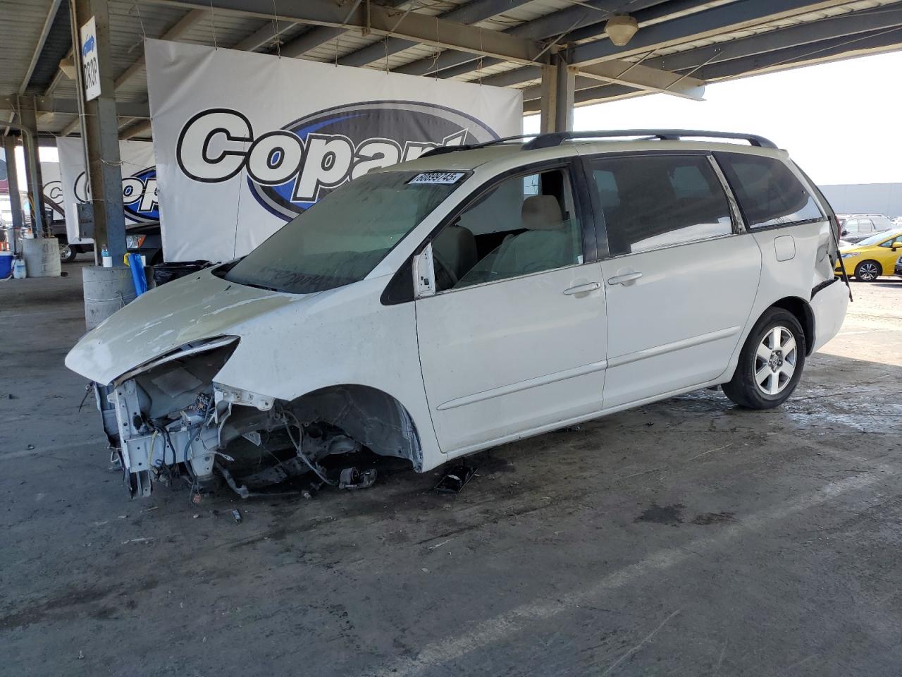 2006 Toyota Sienna Ce for Sale in Hayward, CA - Vandalism