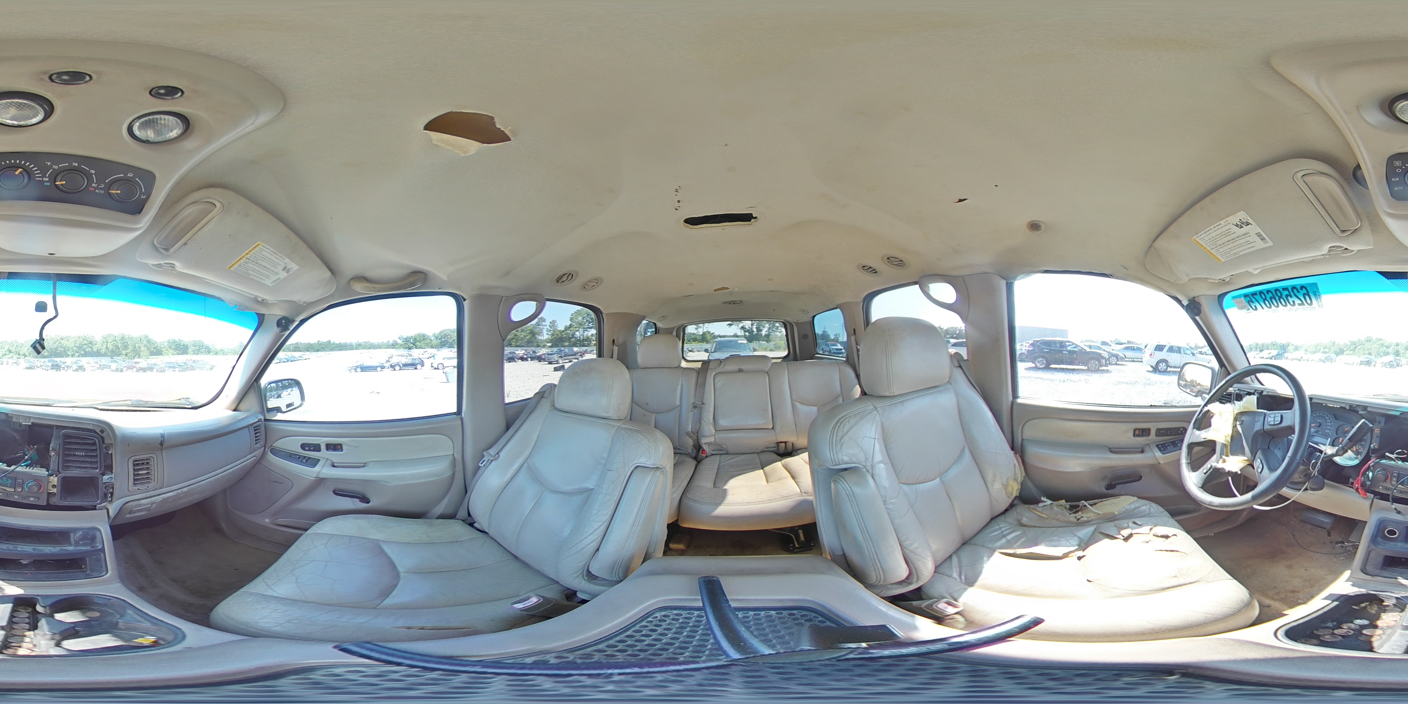 2003 Chevrolet Tahoe C1500 VIN: 1GNEC13ZX3R320107 Lot: 62586875