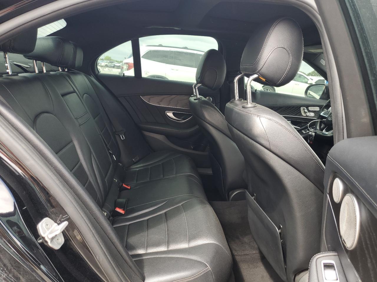 2015 Mercedes-Benz C 300 VIN: 55SWF4JB1FU051256 Lot: 62577535