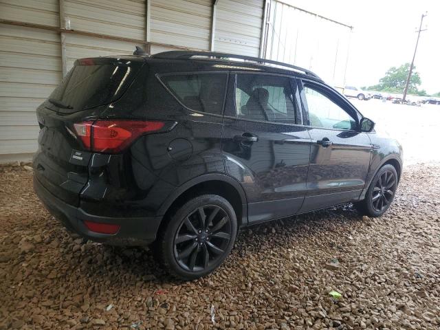  FORD ESCAPE 2019 Czarny