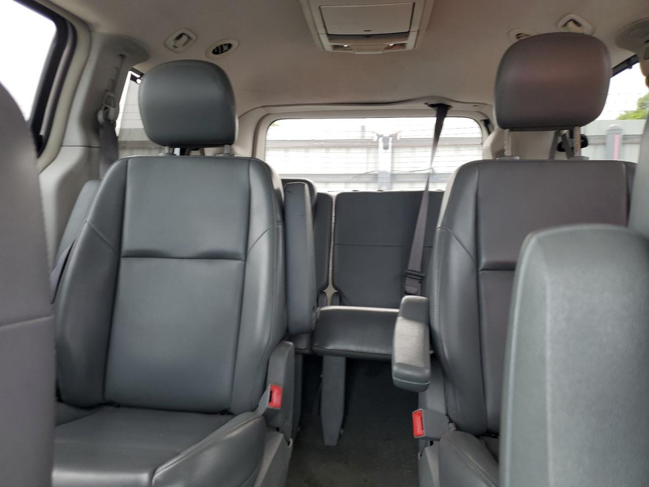 2010 Volkswagen Routan Se VIN: 2V4RW3D10AR199395 Lot: 59429845