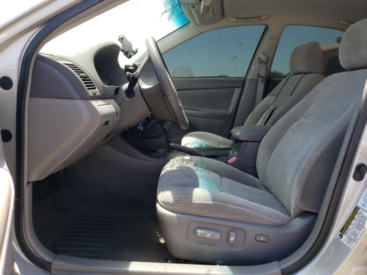 2004 Toyota Camry Le VIN: 4T1BE32K04U272147 Lot: 59170285