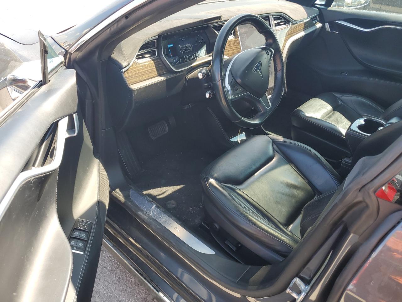 2015 Tesla Model S VIN: 5YJSA1E29FF093889 Lot: 62298895