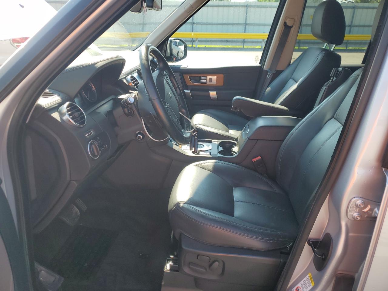 2015 Land Rover Lr4 Hse Luxury VIN: SALAK2V66FA748772 Lot: 61830075