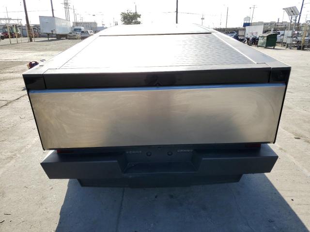  TESLA CYBERTRUCK 2024 Silver