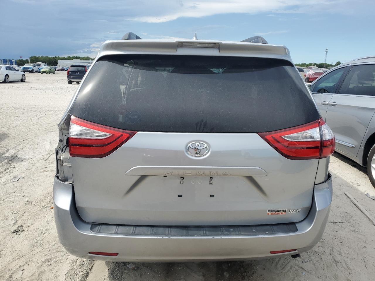 2018 Toyota Sienna Xle VIN: 5TDYZ3DC4JS903412 Lot: 62653285