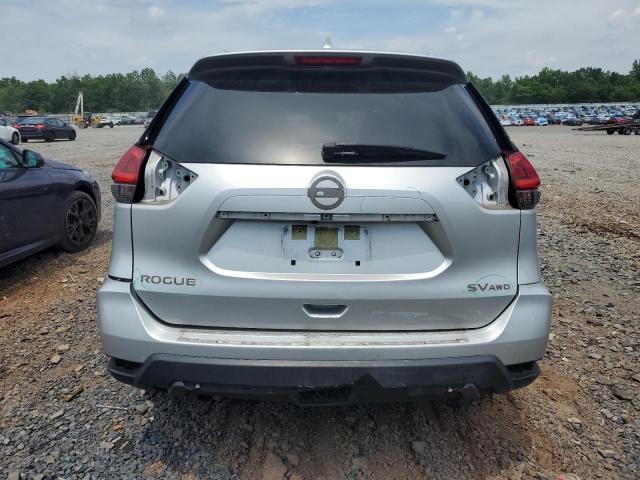  NISSAN ROGUE 2018 Srebrny