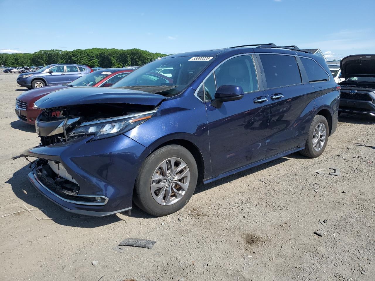 2024 Toyota Sienna Xle na sprzedaż w Assonet, MA - Front End