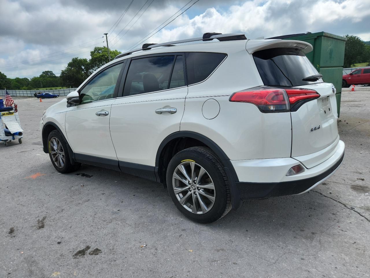 JTMDFREV7HJ124992 TOYOTA RAV4 2017