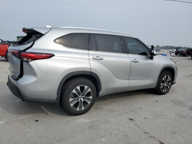  TOYOTA HIGHLANDER 2021 Srebrny