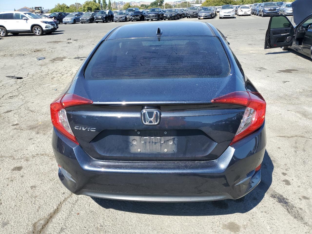 HONDA CIVIC 2018 VIN 2HGFC2F76JH524303 фото 6