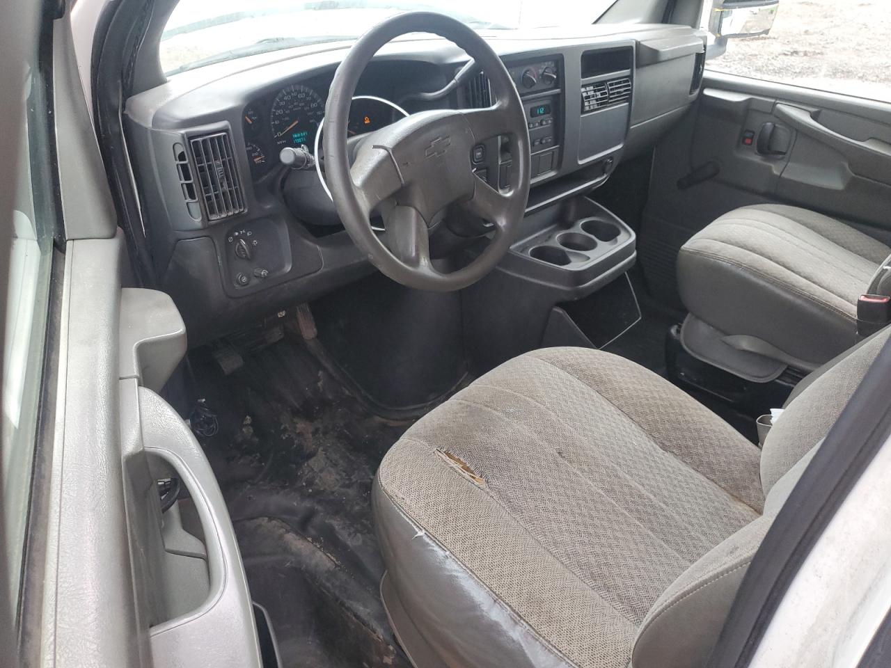 2005 Chevrolet Express G3500 VIN: 1GBJG31U251102425 Lot: 60114225