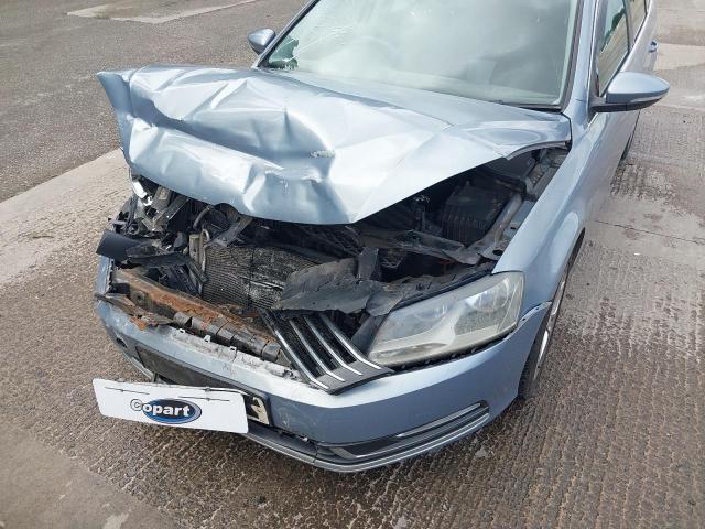 2011 VOLKSWAGEN PASSAT SE
