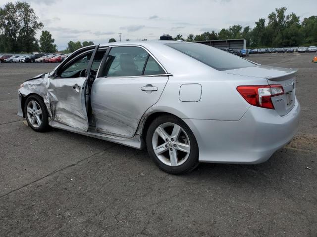  TOYOTA CAMRY 2013 Srebrny