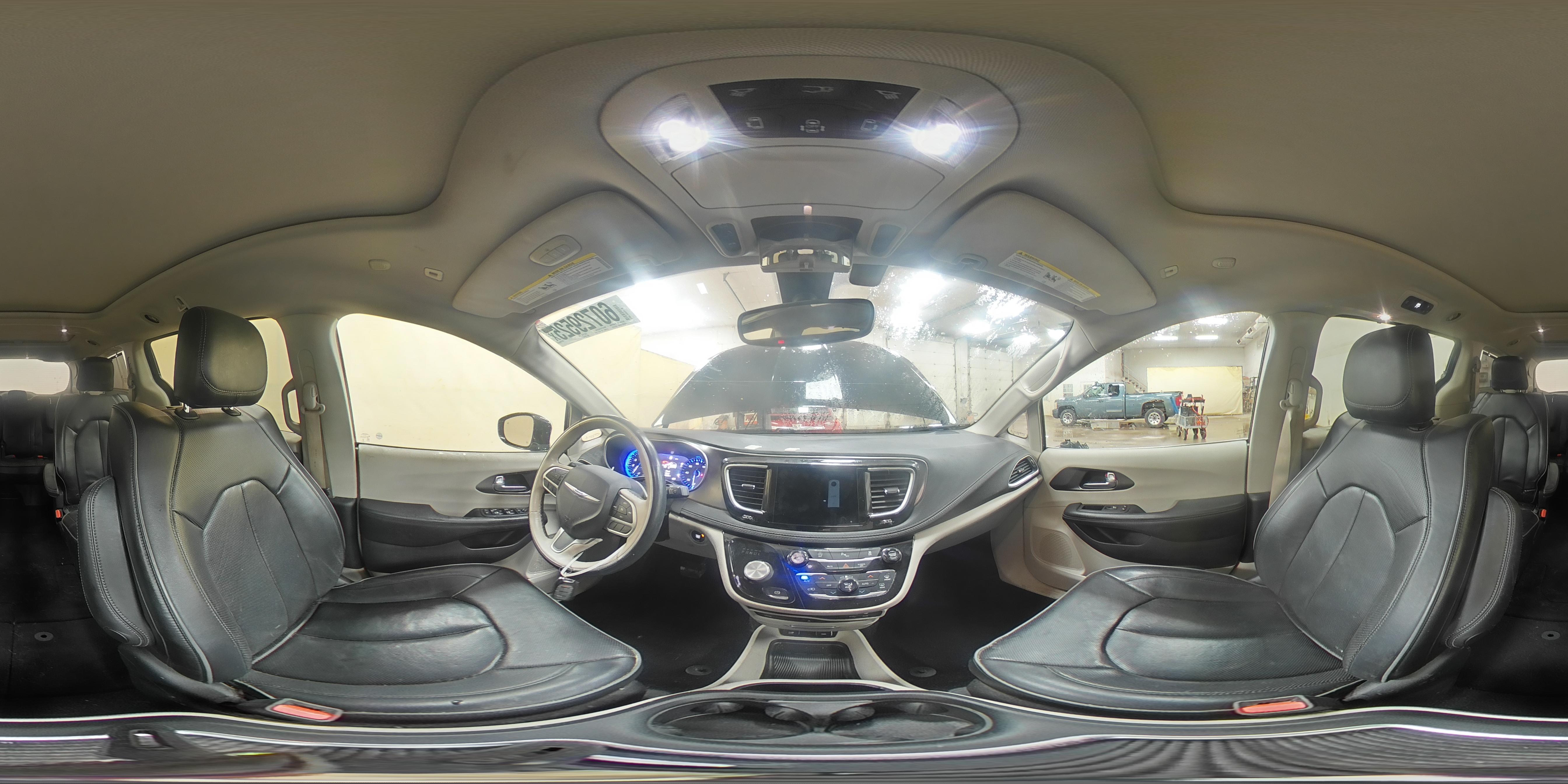 2018 Chrysler Pacifica Limited VIN: 2C4RC1GG2JR353046 Lot: 60729525