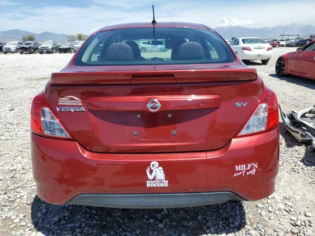  NISSAN VERSA 2017 Червоний