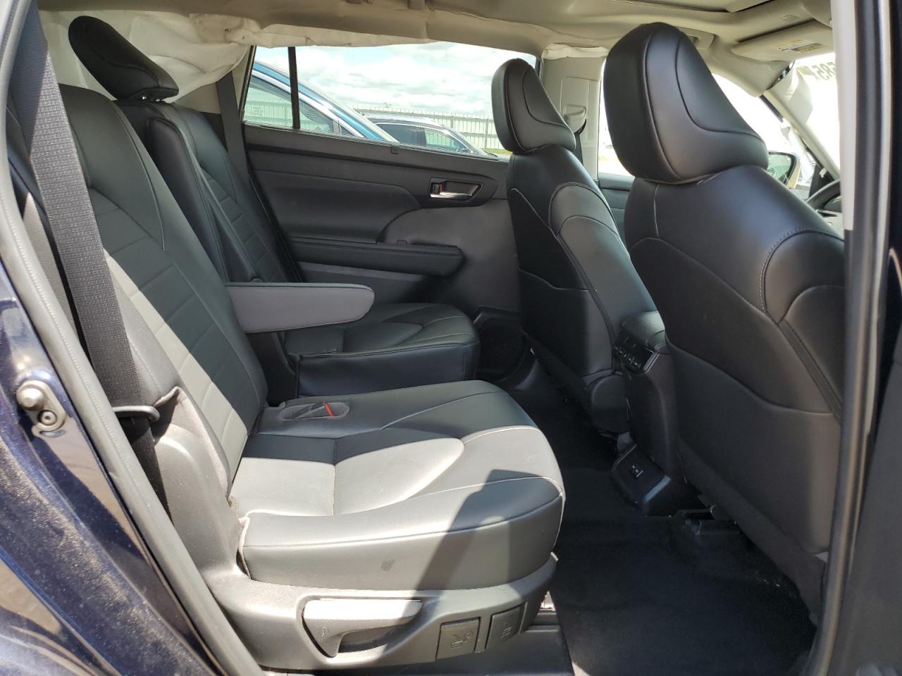 2022 Toyota Highlander Xle VIN: 5TDGZRBH3NS227229 Lot: 62271585