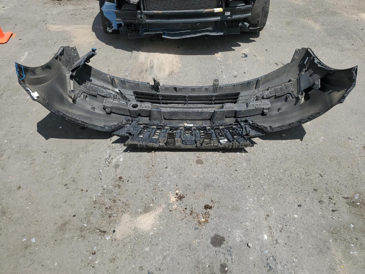 2022 Kia Carnival Lx VIN: KNDNB4H30N6124778 Lot: 61985445