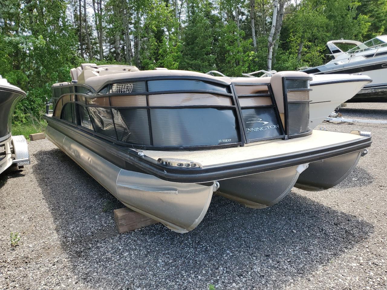 2018 Bennington Marine Boat იყიდება Cookstown-ში, ON - Top/Roof