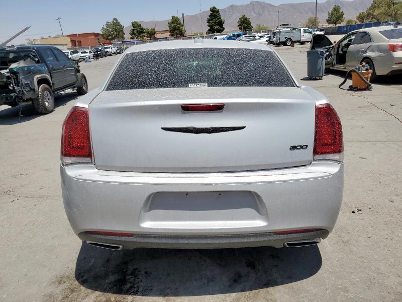  CHRYSLER 300 2020 Srebrny