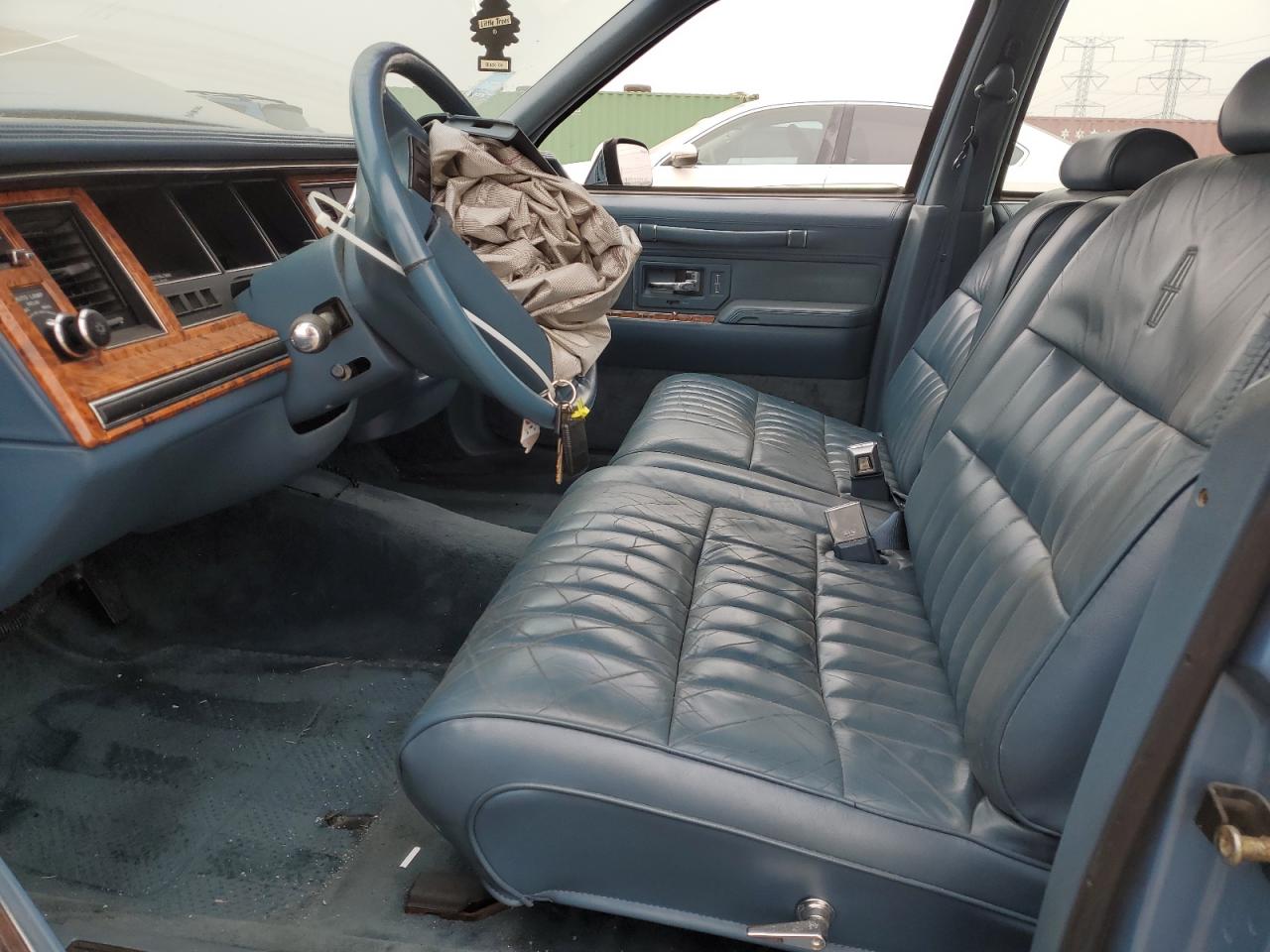 1993 Lincoln Town Car Executive VIN: 1LNLM81W7PY703315 Lot: 60986195