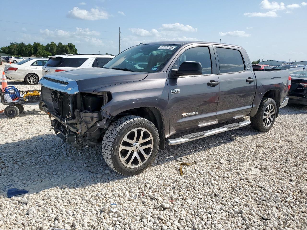 Taylor, TX에서 판매 중인 2017 Toyota Tundra Crewmax Sr5 - Front End