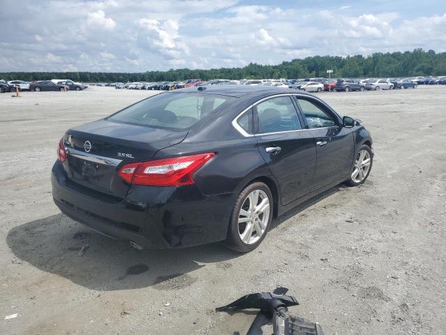  NISSAN ALTIMA 2017 Czarny