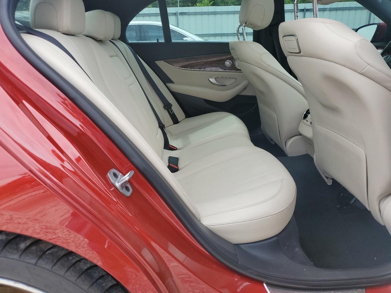2018 Mercedes-Benz E 300 VIN: WDDZF4JB5JA472211 Lot: 61467095