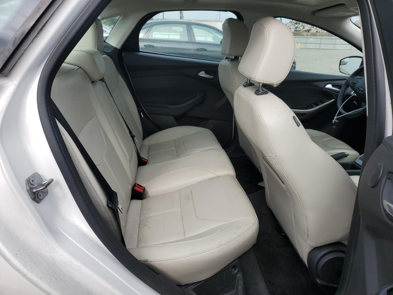 FORD FOCUS 2018 VIN 1FADP3J23JL280968 фото 10