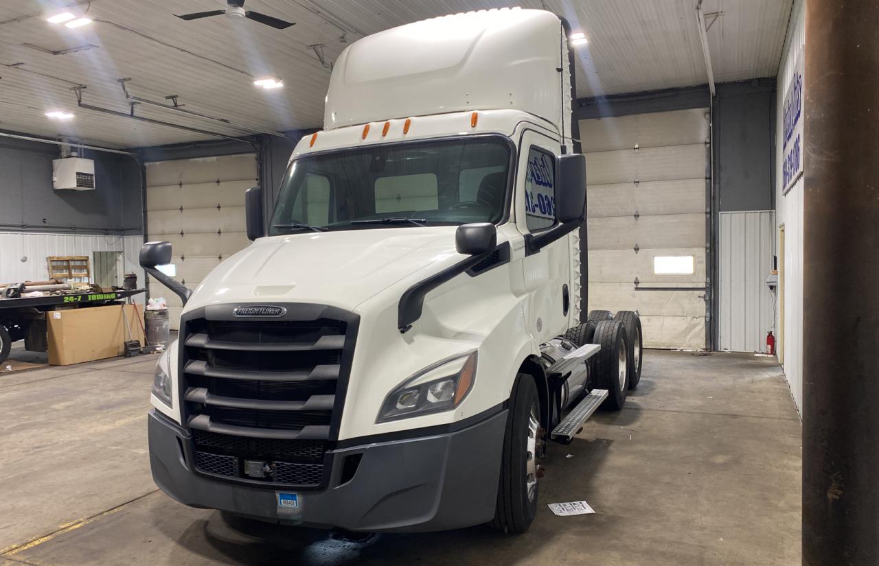 FREIGHTLINER ALL OTHER 2020 VIN 1FUJHTDV2LLKZ2363 фото 2