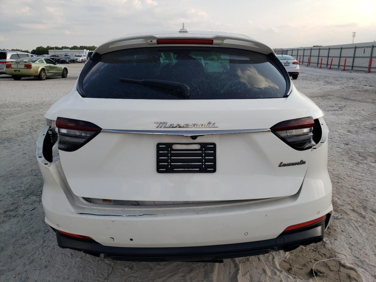 2022 Maserati Levante Modena VIN: ZN661YUM1NX406661 Lot: 62049185