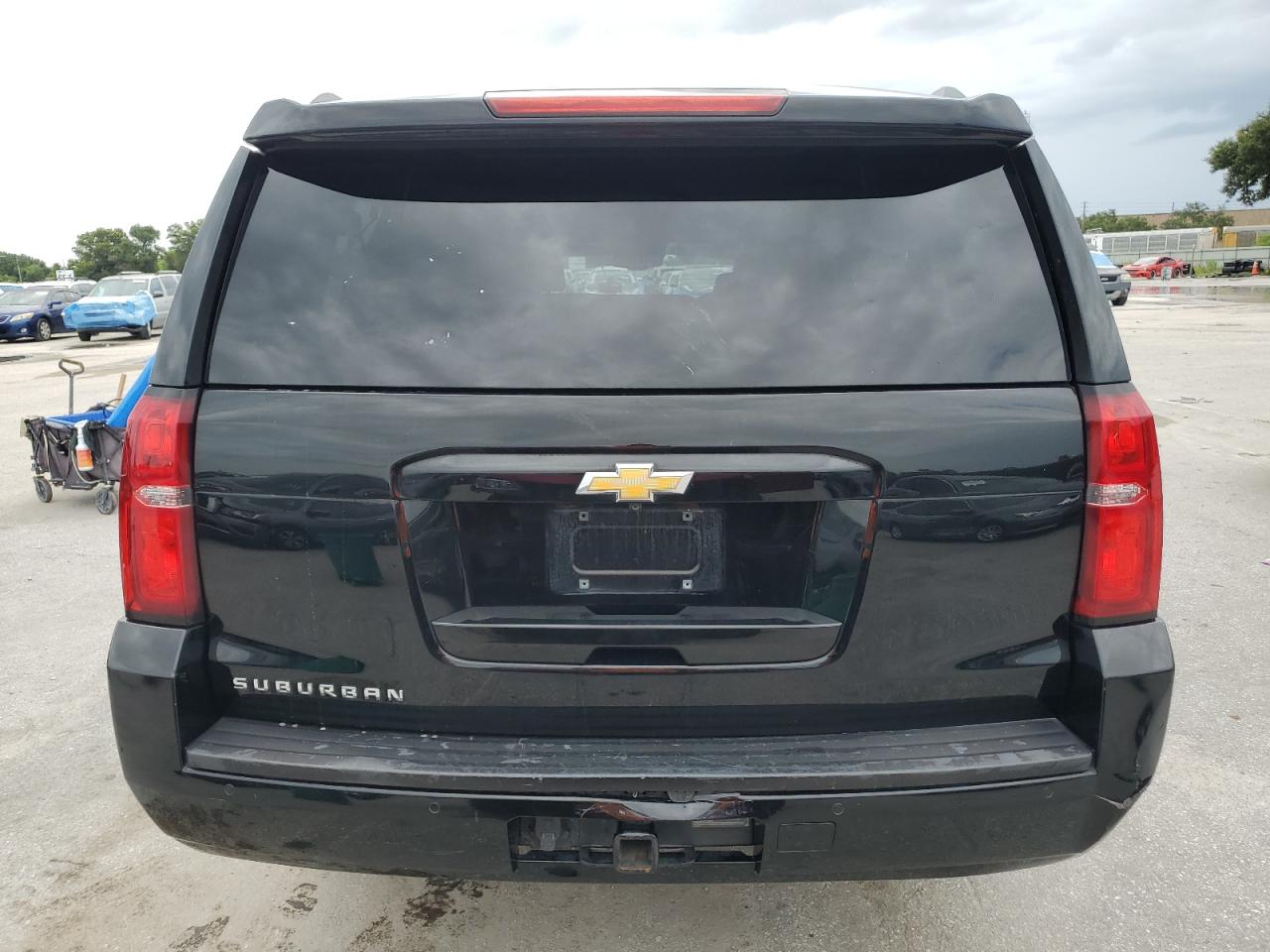 2018 Chevrolet Suburban K1500 Lt VIN: 1GNSKHKC4JR129985 Lot: 62950365