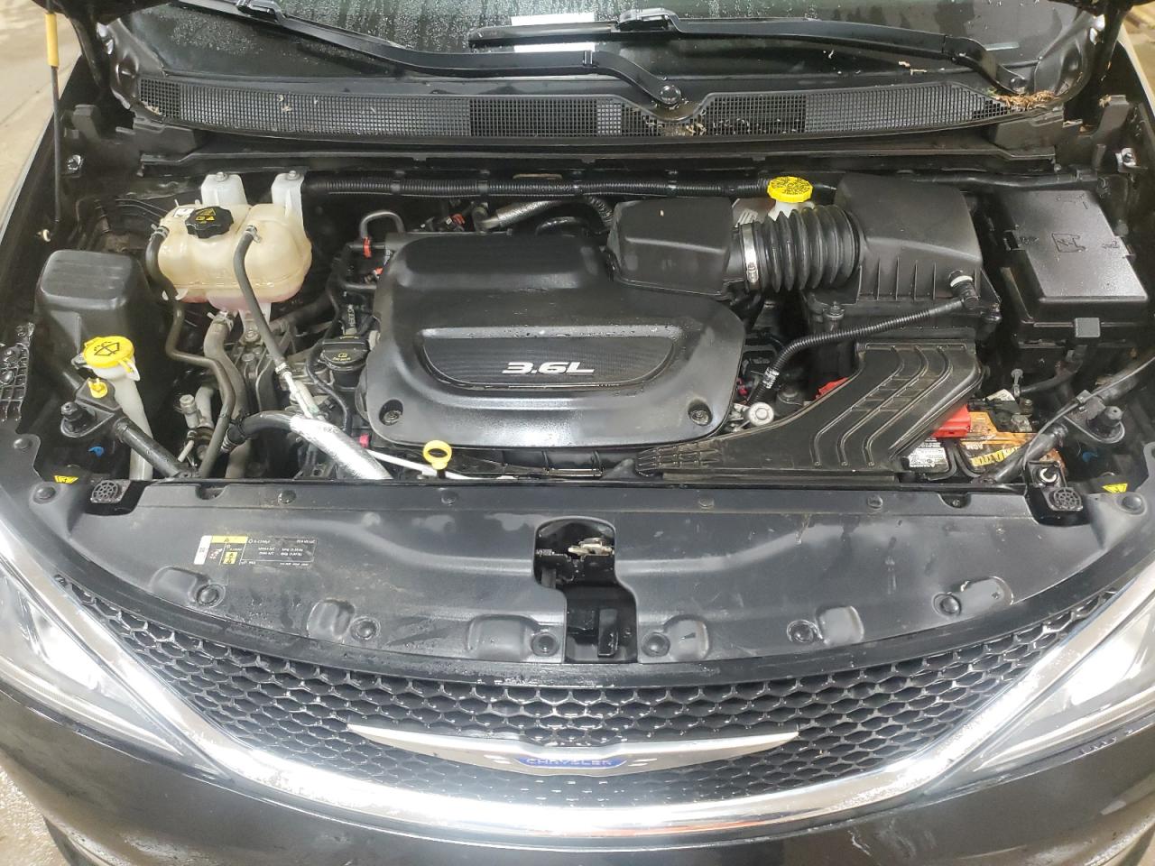 2018 Chrysler Pacifica Limited VIN: 2C4RC1GG2JR353046 Lot: 60729525