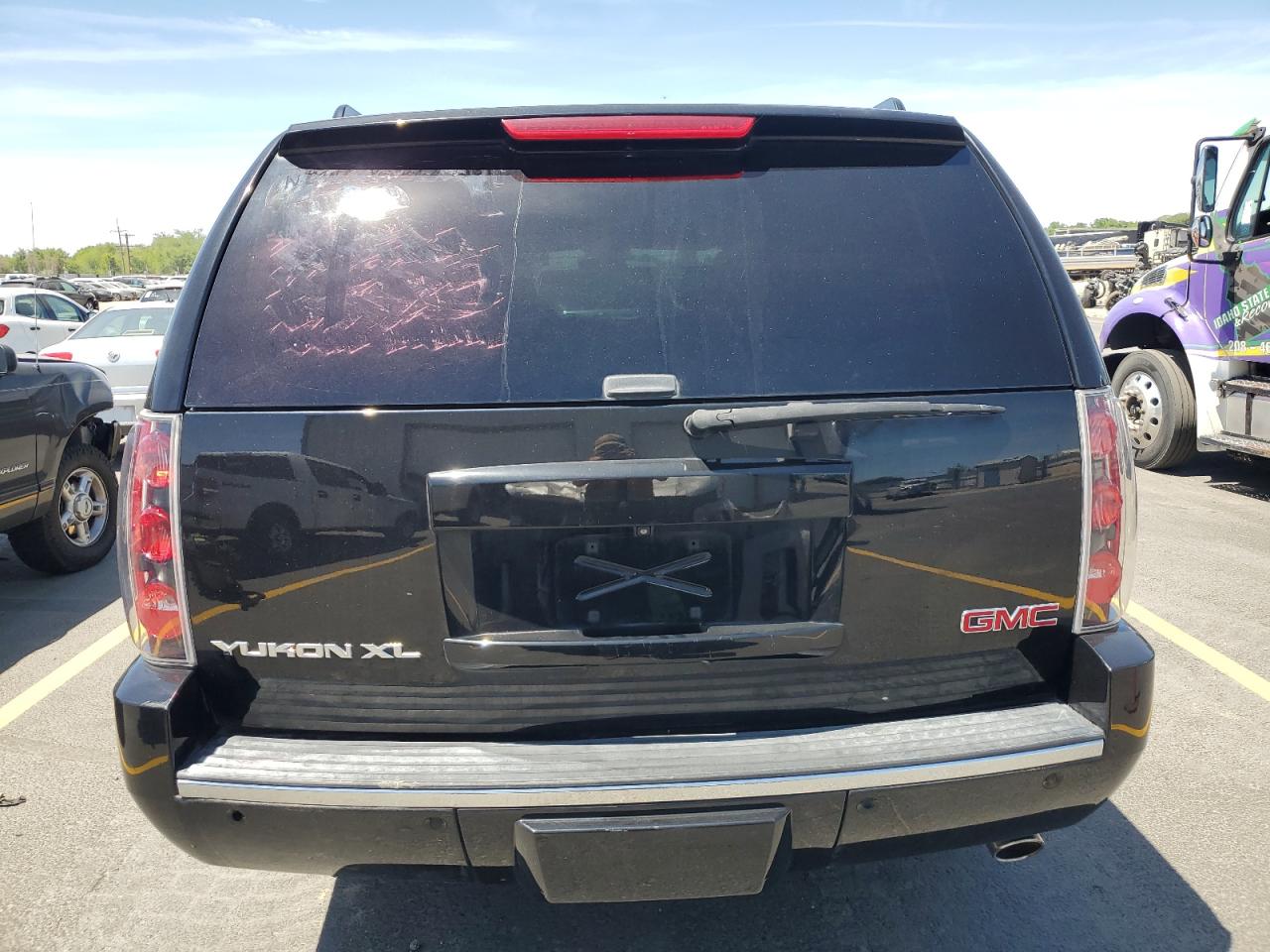 2013 GMC Yukon Xl Denali VIN: 1GKS2MEF3DR123353 Lot: 62858855