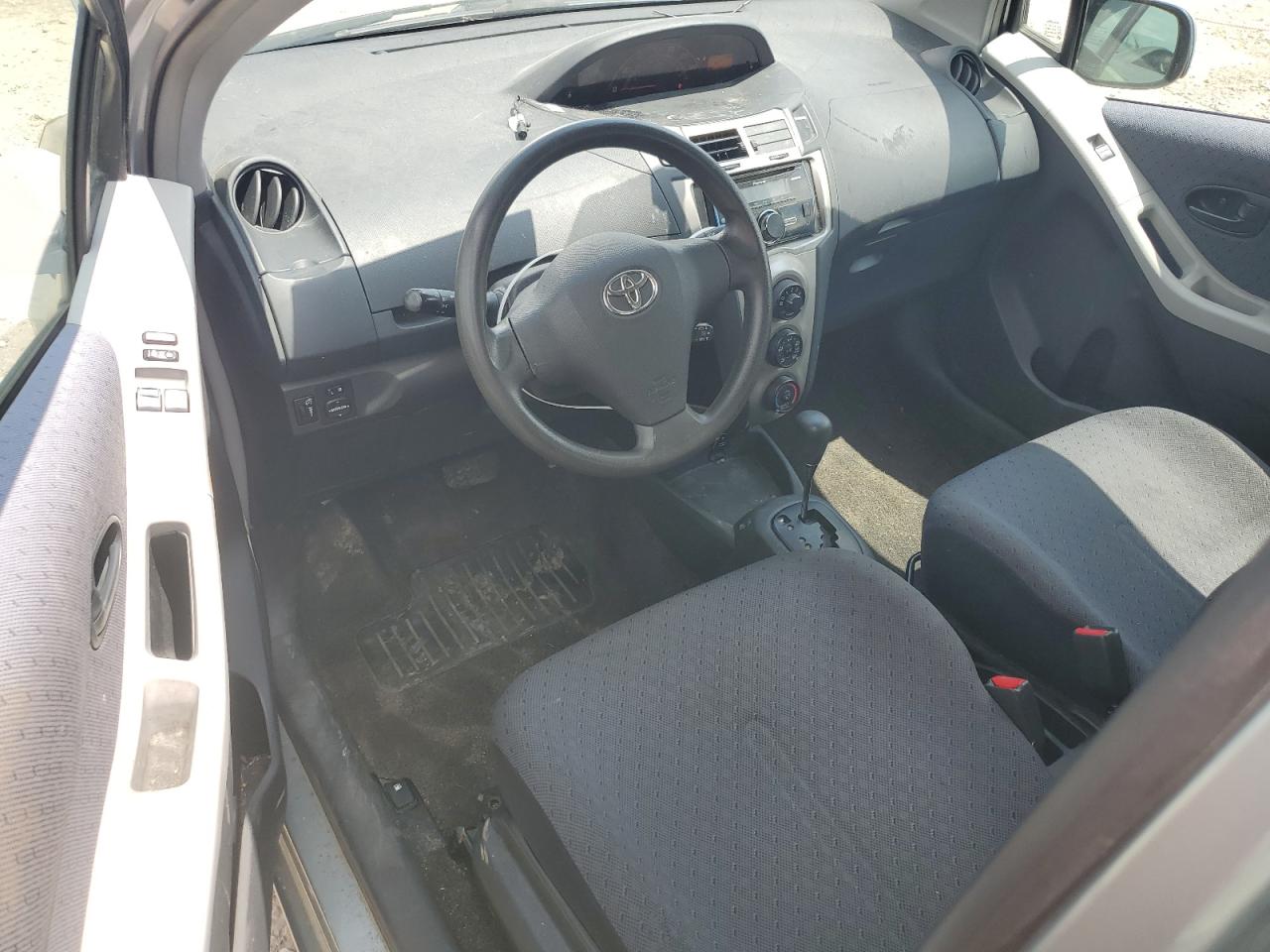 2009 Toyota Yaris VIN: JTDJT903695256038 Lot: 61381165