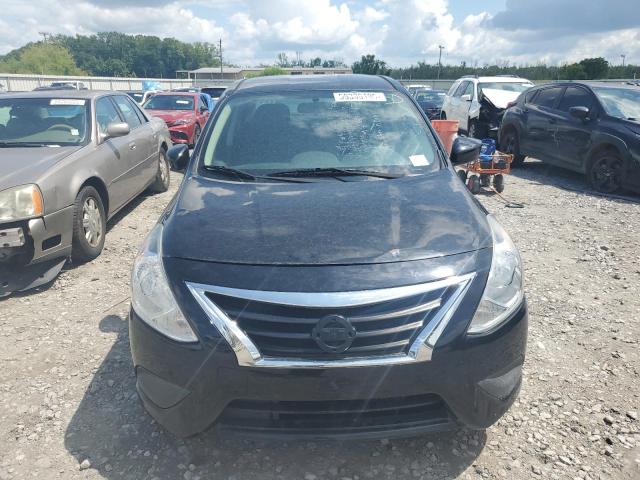 Sedans NISSAN VERSA 2016 Czarny