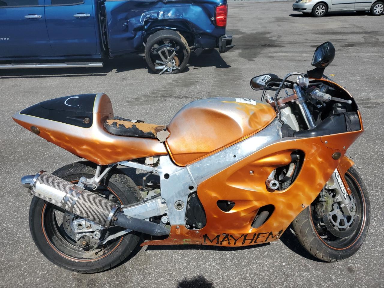 2000 Suzuki Gsx-R600    იყიდება Dunn-ში, NC - Front End