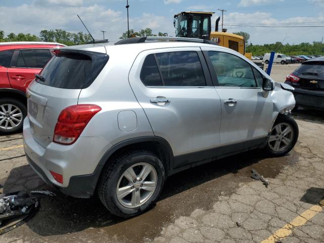  CHEVROLET TRAX 2018 Srebrny