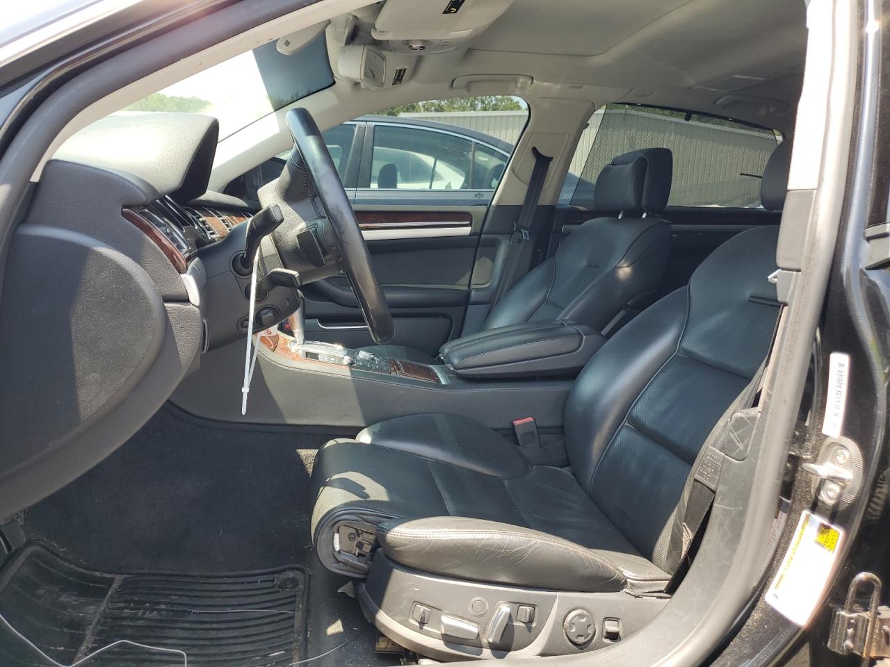 2010 Audi A8 Quattro VIN: WAURVAFA2AN007502 Lot: 61910265