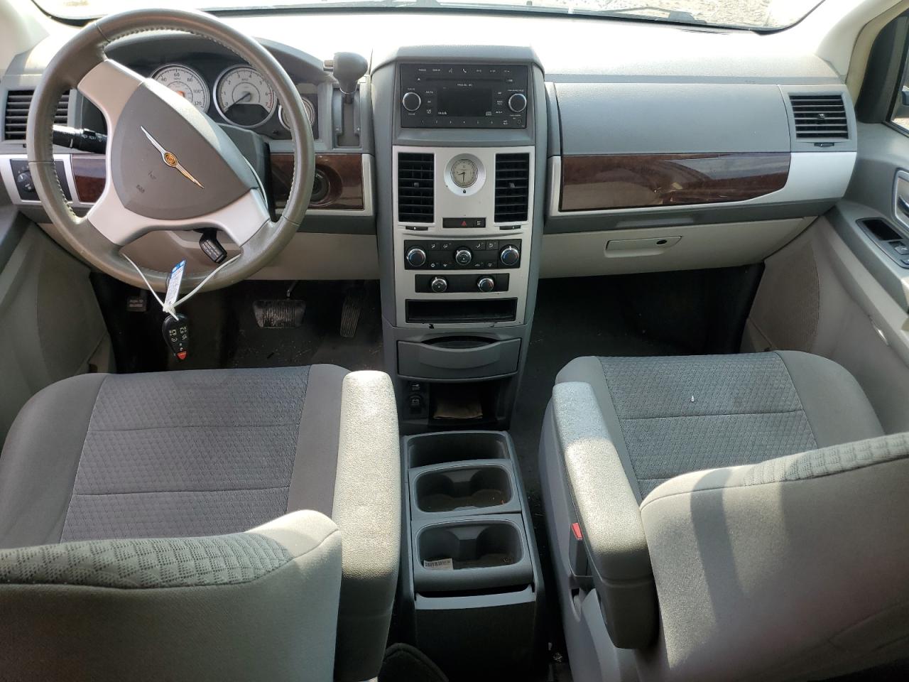 2010 Chrysler Town & Country Touring VIN: 2A4RR5D19AR432388 Lot: 62671385
