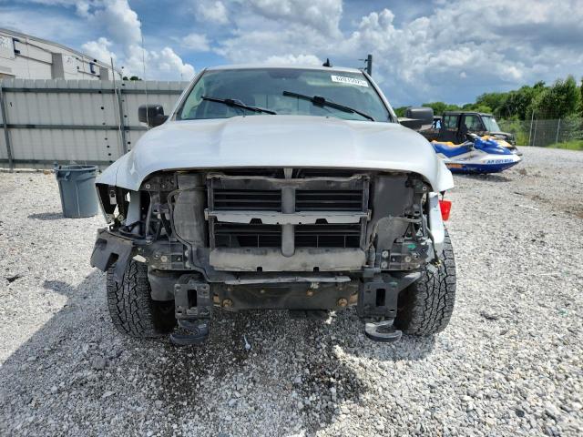 Pickups RAM 1500 2016 Silver