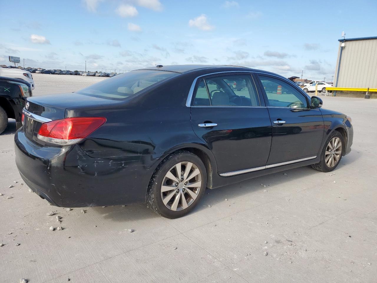 TOYOTA AVALON 2011 VIN 4T1BK3DB7BU376041 фото 3