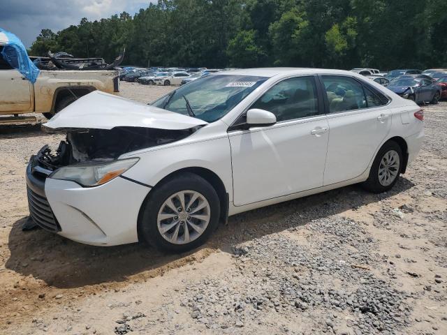 Sedans TOYOTA CAMRY 2016 Biały