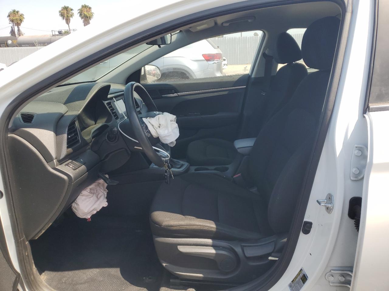 2019 Hyundai Elantra Se VIN: 5NPD74LF9KH453110 Lot: 61613405