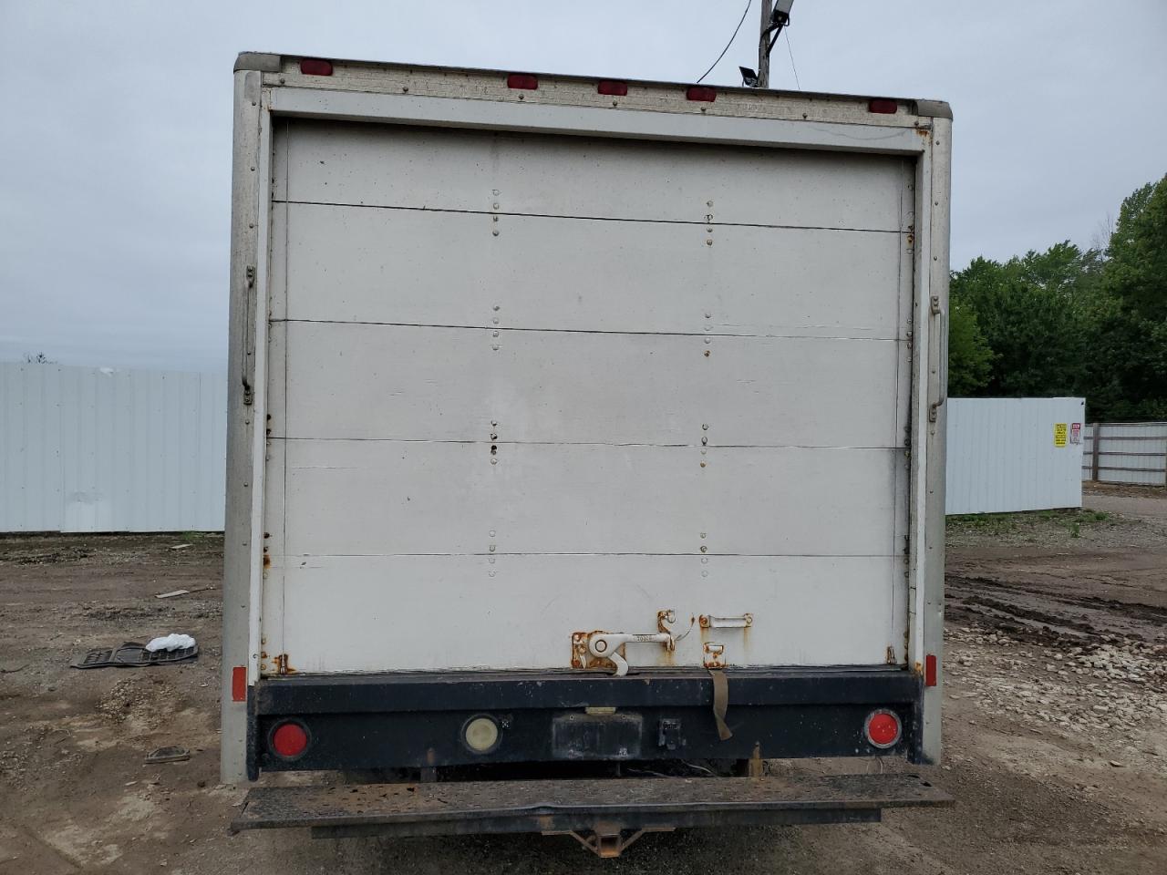 2004 GMC Savana Cutaway G3500 VIN: 1GDJG31U041126633 Lot: 62092365