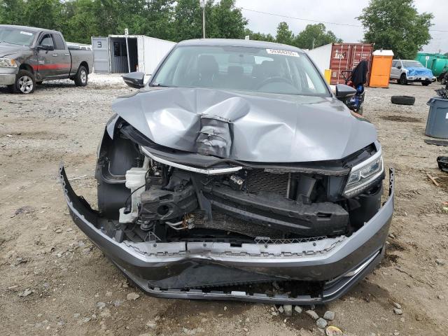  VOLKSWAGEN PASSAT 2017 Gray