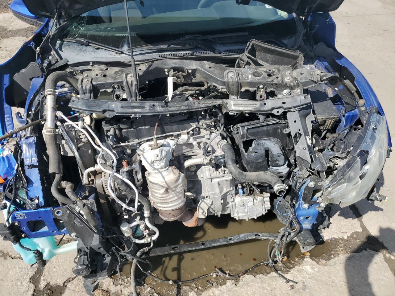HONDA CIVIC 2018 VIN 2HGFC2F56JH561785 zdjęcie 11